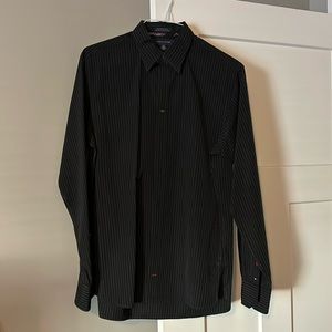 Tommy Hilfiger button down shirt - size medium